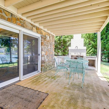 Smith Mountain Lake Retreat With Private Beach! Huddleston Eksteriør bilde