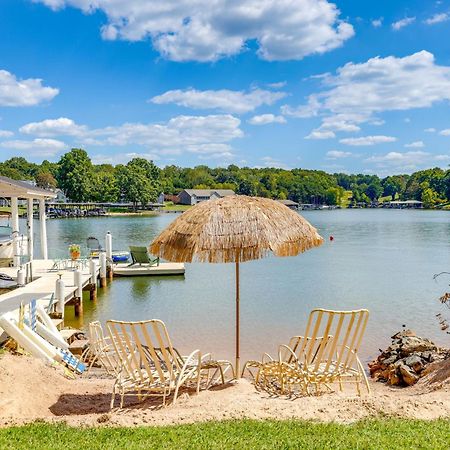 Smith Mountain Lake Retreat With Private Beach! Huddleston Eksteriør bilde
