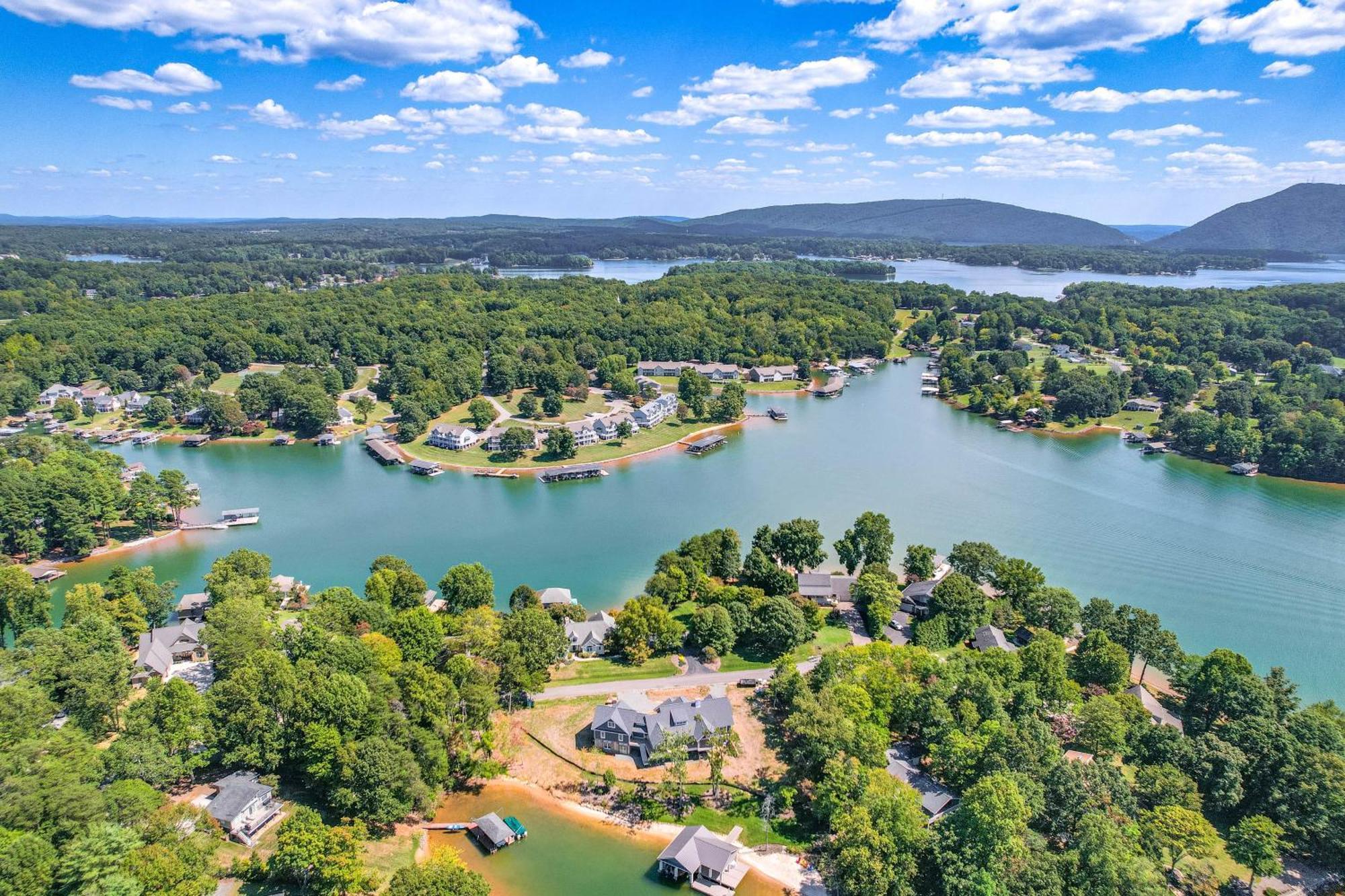 Smith Mountain Lake Retreat With Private Beach! Huddleston Eksteriør bilde