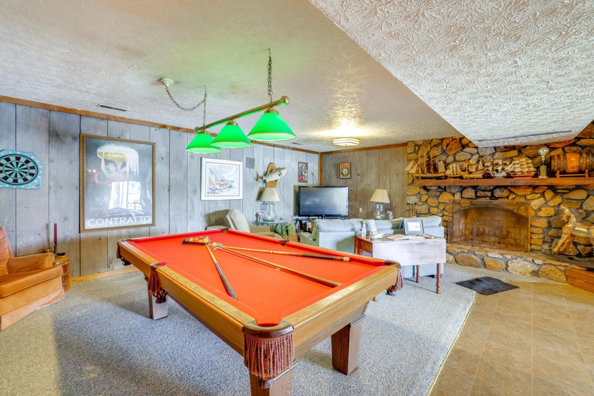 Smith Mountain Lake Retreat With Private Beach! Huddleston Eksteriør bilde